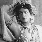 Nasce Mata Hari, dançarina que seria condenada à morte por espionagem