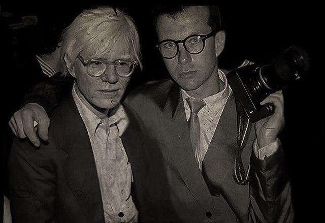 Nasce Andy Warhol, artista plástico e produtor de cinema nos EUA