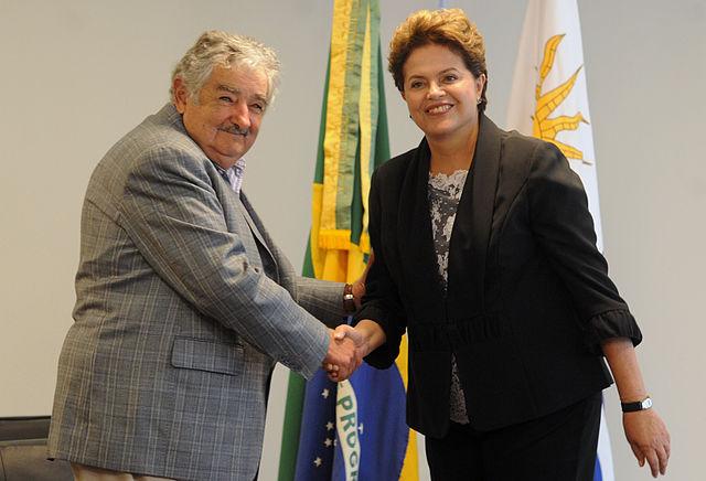 Dilma Rousseff é eleita a primeira mulher presidente do Brasil