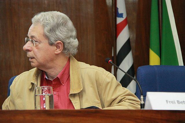 Nasce o teólogo Frei Betto, que denunciou os abusos do regime militar no Brasil