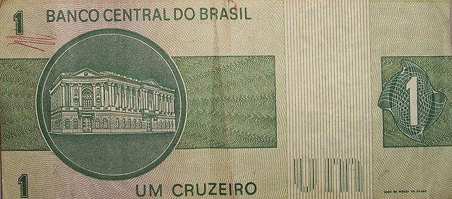 O Cruzeiro Real é adotado como nova moeda brasileira
