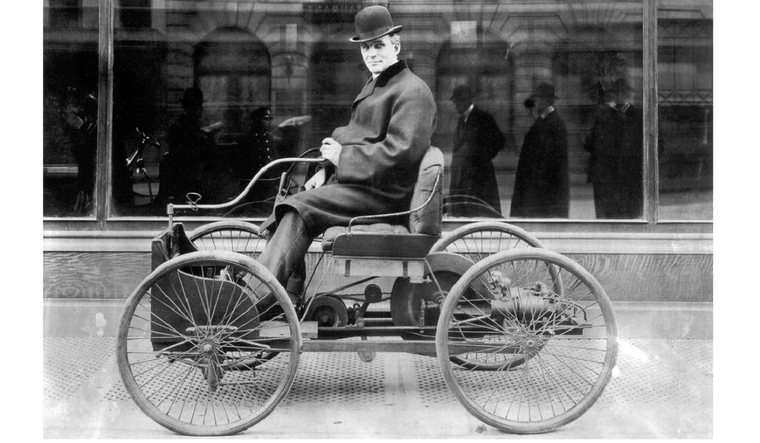 O Quadriciclo, primeiro veículo criado por Henry Ford, faz sua estreia nas ruas