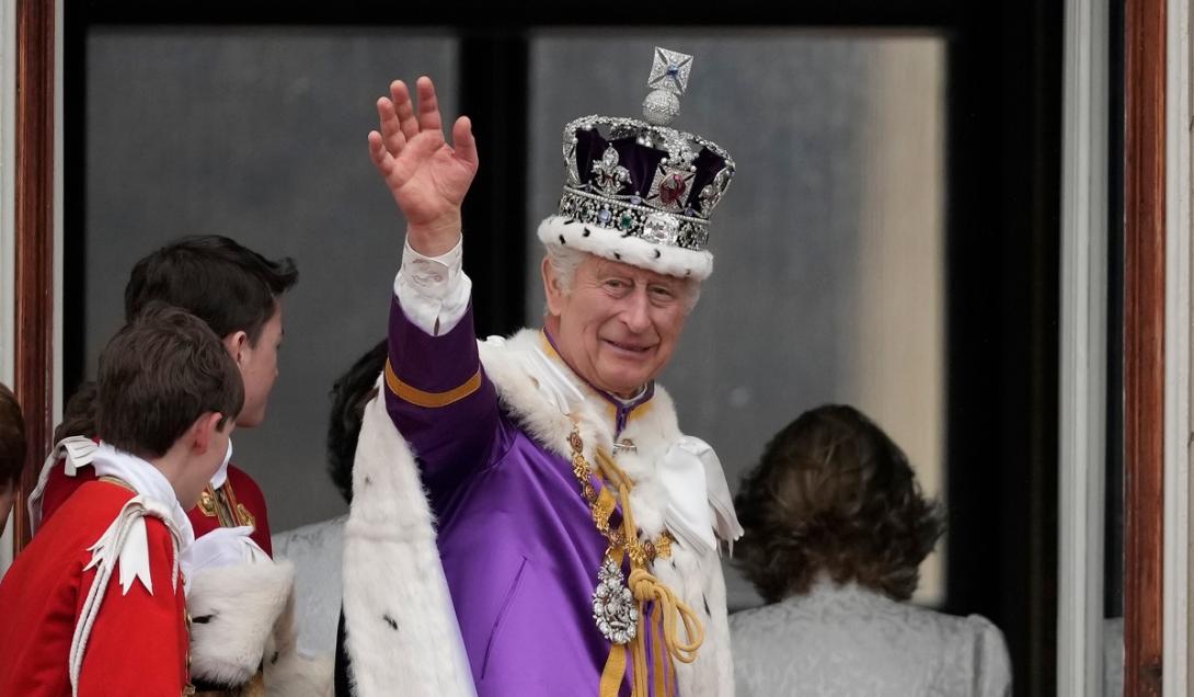 Rei Charles III é coroado no Reino Unido