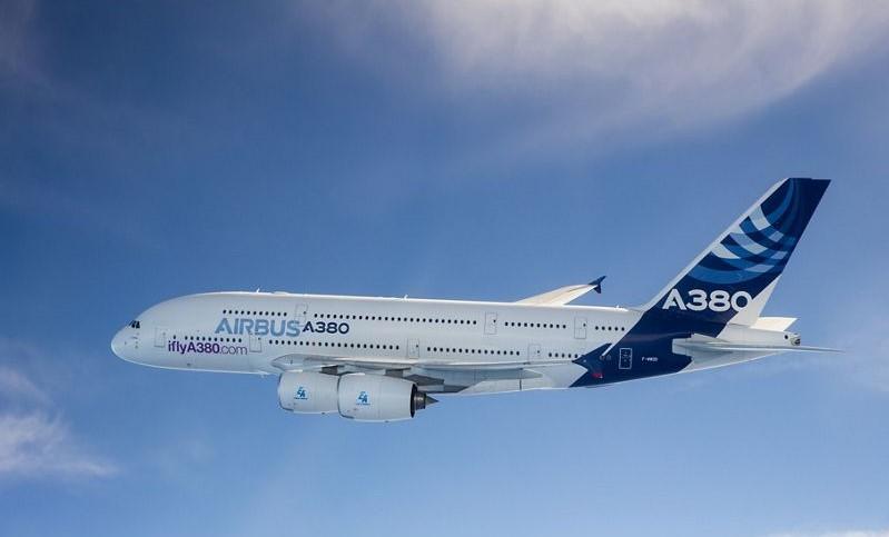 Maior avião de passageiros do mundo, A380 faz seu voo inaugural