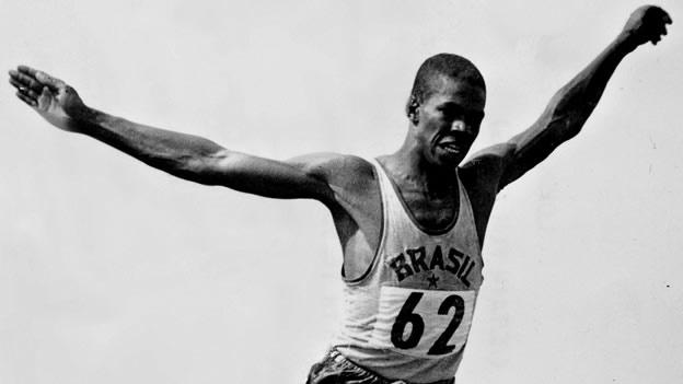Morre Adhemar Ferreira da Silva, bicampeão olímpico brasileiro no salto triplo