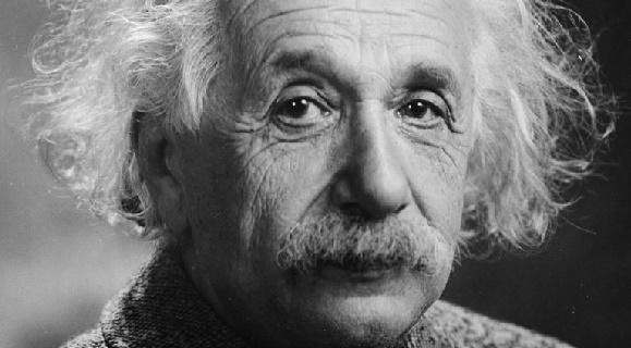 Albert Einstein decide passar para a imortalidade