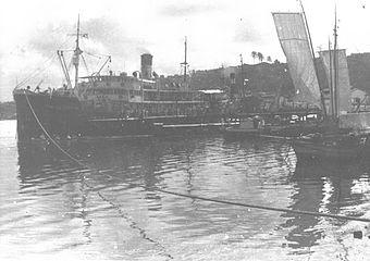 Cargueiro Brasilóide é atingido por torpedos alemães na costa da Bahia