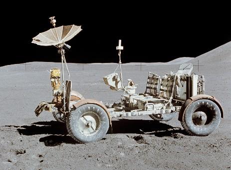Ocorre o primeiro passeio de um veículo na Lua