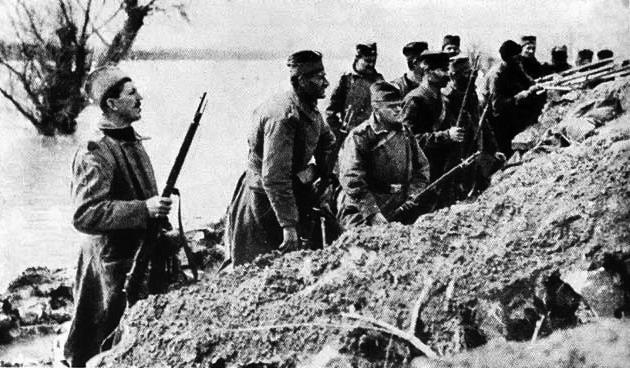 Áustria-Hungria declara guerra à Sérvia e dá início à Primeira Guerra Mundial