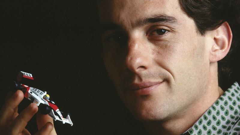 Morre Ayrton Senna, considerado um dos melhores pilotos da história da F-1
