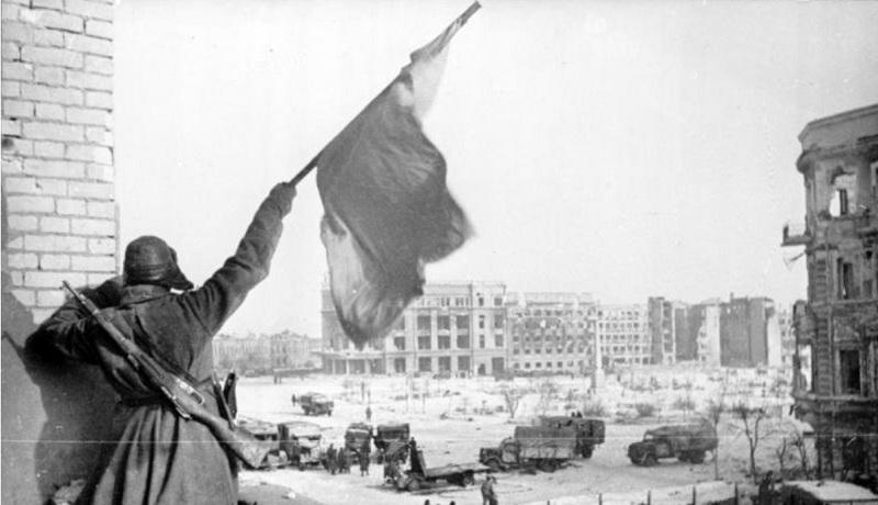 Termina a Batalha de Stalingrado