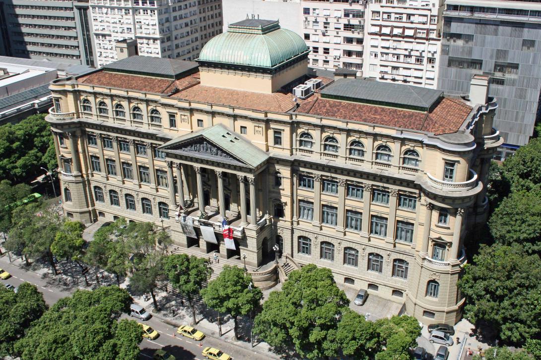 Fundação da Biblioteca Nacional do Brasil, a maior da América Latina