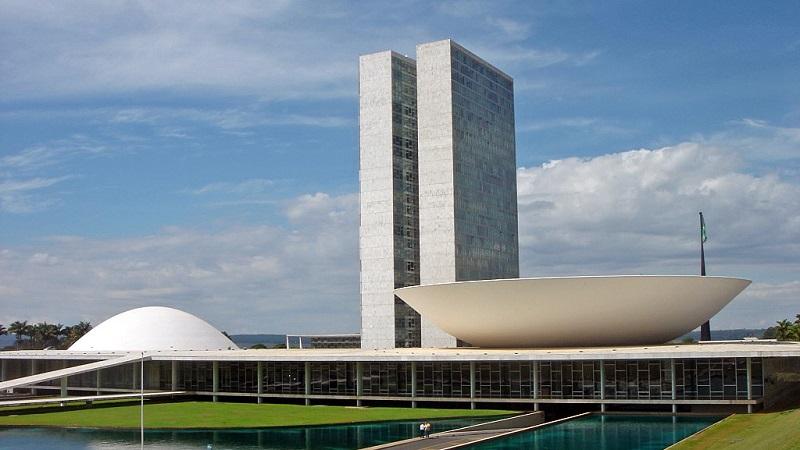 É inaugurada Brasília, a nova capital do Brasil