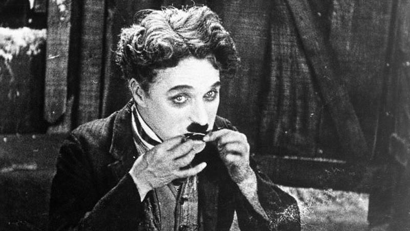 Nasce Charlie Chaplin, ator e cineasta inglês