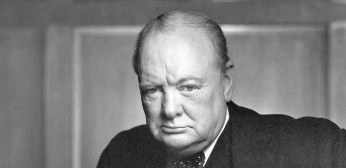 Morre Winston Churchill, um dos grandes nomes da política ocidental
