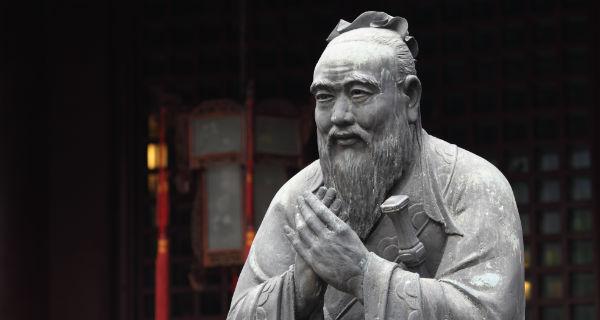 Nasce o filósofo chinês Confúcio