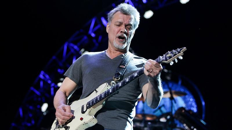 Lendário guitarrista Eddie Van Halen morre aos 65 anos