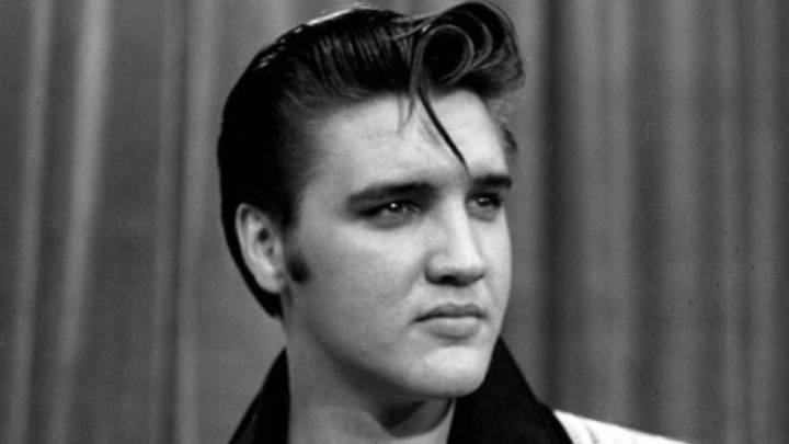 Elvis Presley escandaliza com dança provocativa
