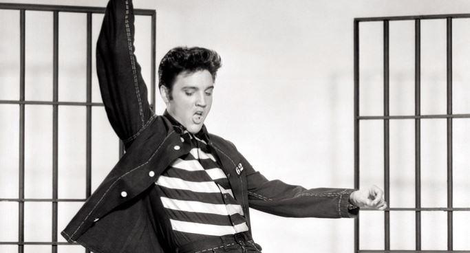 Elvis Presley faz sua primeira aparição em rede nacional nos EUA
