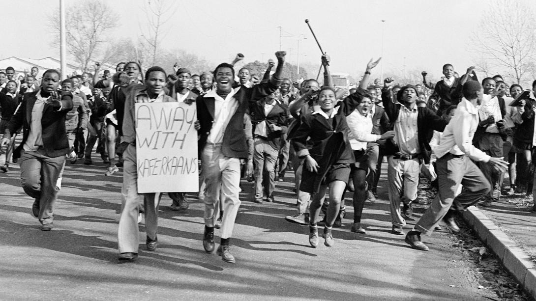 Levante do Soweto: Estudantes são mortos pela polícia na África do Sul