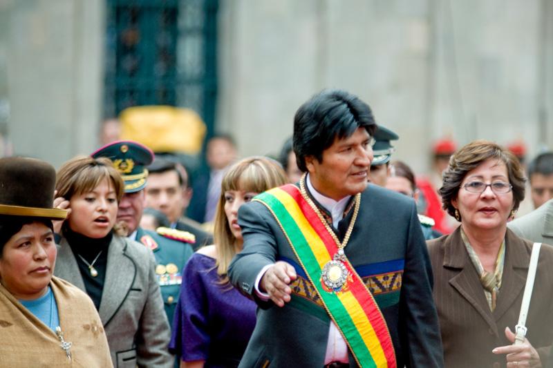 Evo Morales assume a presidência da Bolívia