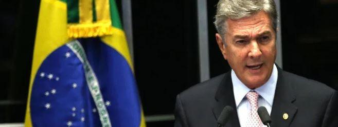 Fernando Collor é eleito presidente do Brasil