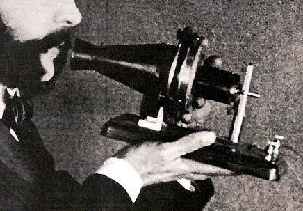 Inventor escocês Graham Bell morre no Canadá