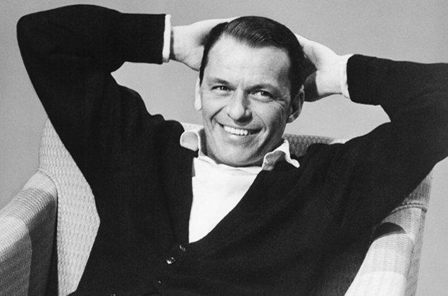 Morre o cantor e ator Frank Sinatra