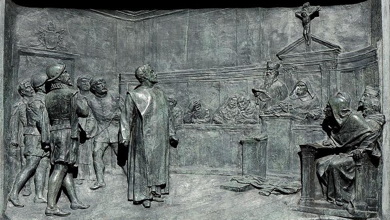 Condenado por heresia, Giordano Bruno é queimado na fogueira