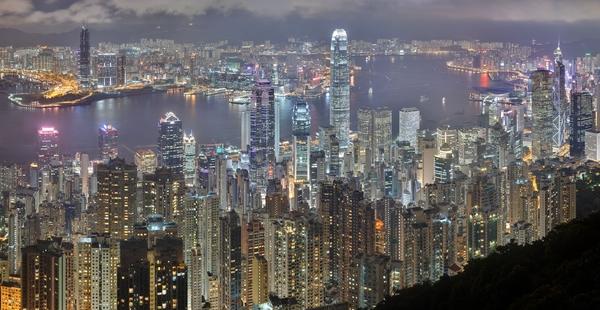 Grã-Bretanha concorda em devolver Hong Kong à China