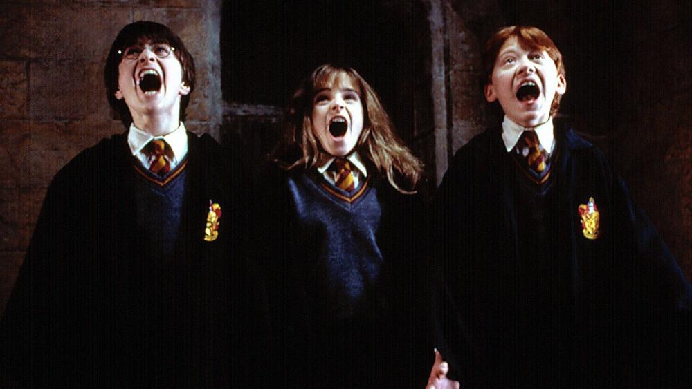 Primeiro filme da série Harry Potter é lançado