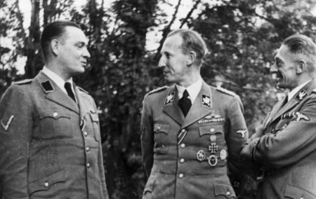 Heydrich dá início à Solução Final