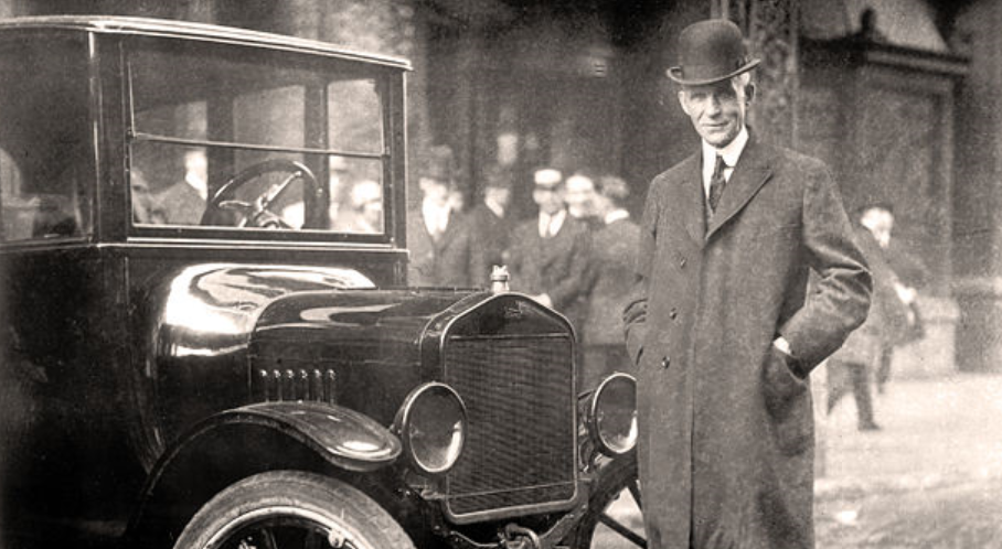 Nasce Henry Ford, industrial e fabricante de automóveis