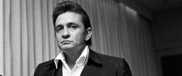 Nasce o cantor Johnny Cash, o "O Homem de Preto"