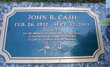 Morre o cantor Johnny Cash, o "O Homem de Preto"