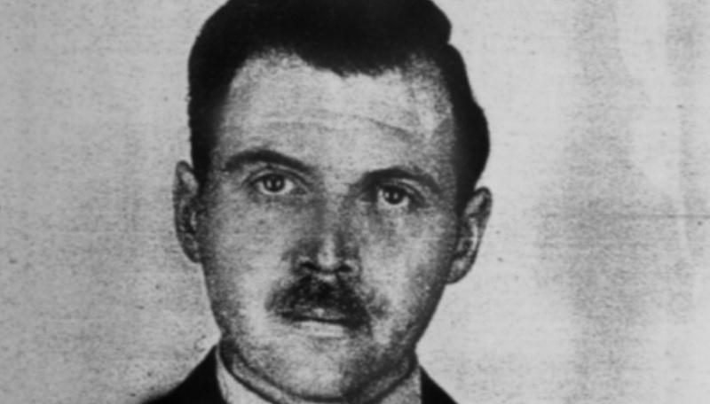 Mengele, o "Anjo da Morte", inicia trabalhos em Auschwitz
