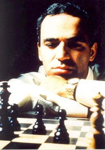 Kasparov perde uma partida de xadrez para um computador