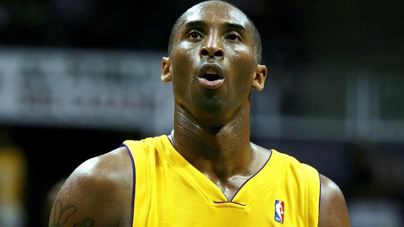 Kobe Bryant, lenda do basquete, morre em acidente de helicóptero aos 41 anos