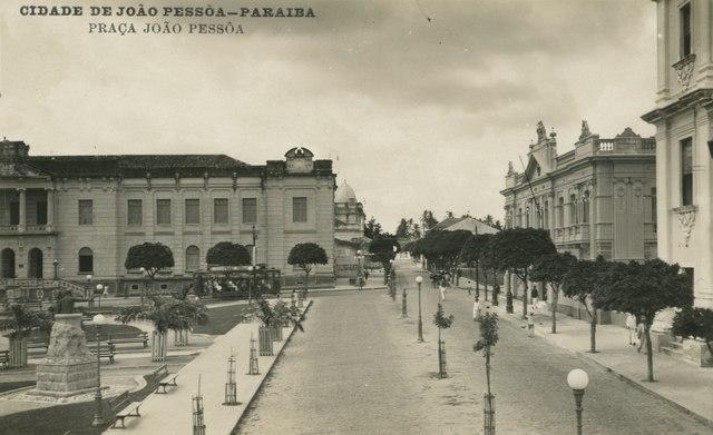 É fundada a cidade de João Pessoa, conhecida como "Porta do Sol"