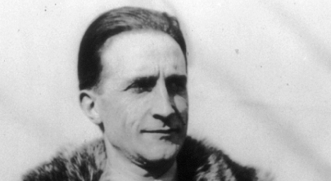 Morre o irreverente pintor francês Marcel Duchamp