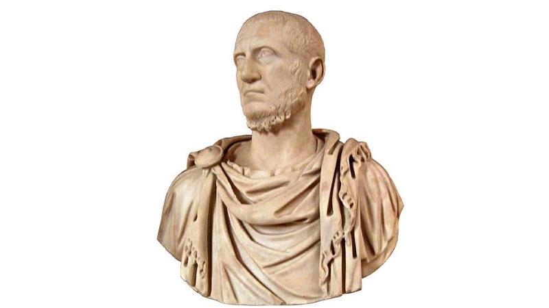 Tácito se torna o último imperador romano a ser escolhido pelo Senado