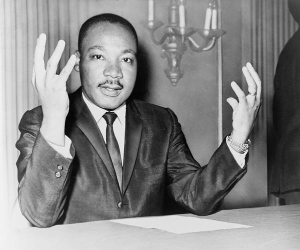 Martin Luther King Jr. faz seu famoso discurso "Eu tenho um sonho"