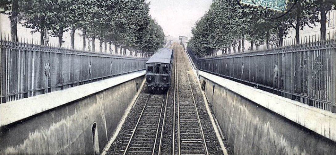 O metrô de Paris é inaugurado