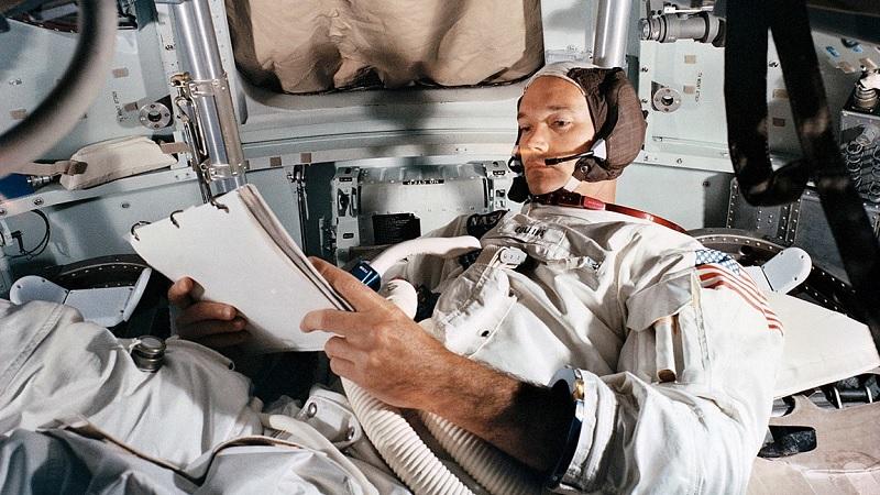 Morre o astronauta Michael Collins, que participou da primeira viagem à Lua