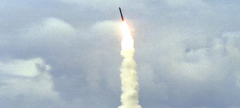 Guerra Fria: Rússia testa com sucesso seu míssil intercontinental