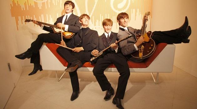 Beatles lançam o primeiro álbum Please Please Me