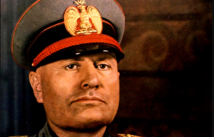 Nasce Benito Mussolini, fundador do fascismo