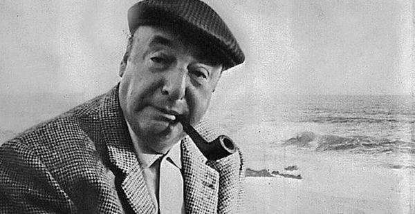 Nasce o poeta chileno Pablo Neruda