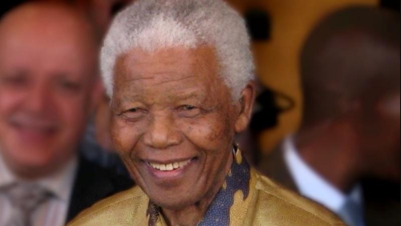 Nelson Mandela é eleito presidente da África do Sul