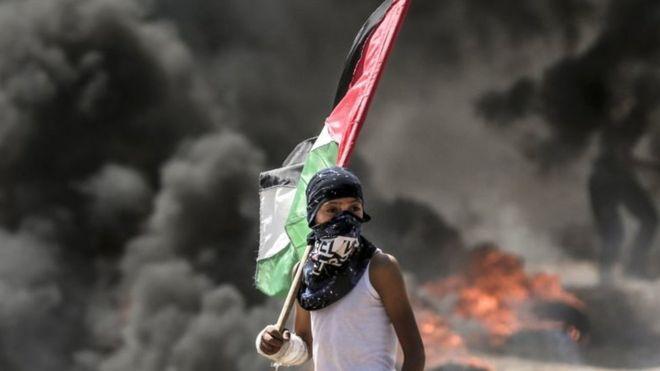Criou-se a Organização para a Libertação Palestina